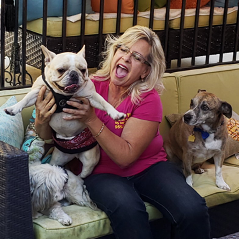 leslie-nettles-pet-sitter-canyon-lake-california